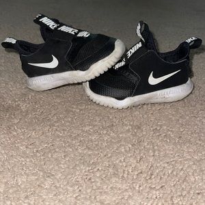 Nike flex runner shoes